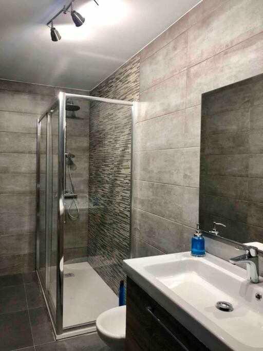 רונדה II Apartamentos Morales & Arnal מראה חיצוני תמונה
